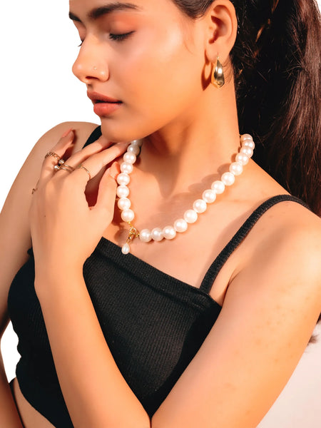 Elegant Pearl Necklace