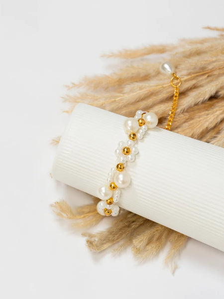 Elegant Daisy Pearl Cluster Bracelet