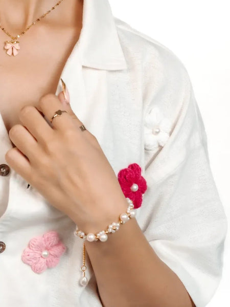 Elegant Daisy Pearl Cluster Bracelet